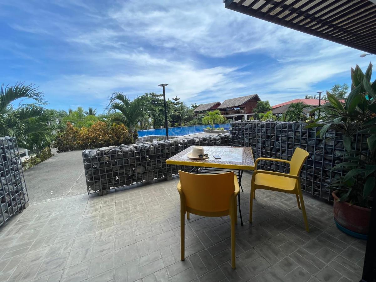Vistapaloma Beach Resort Odiong Esterno foto
