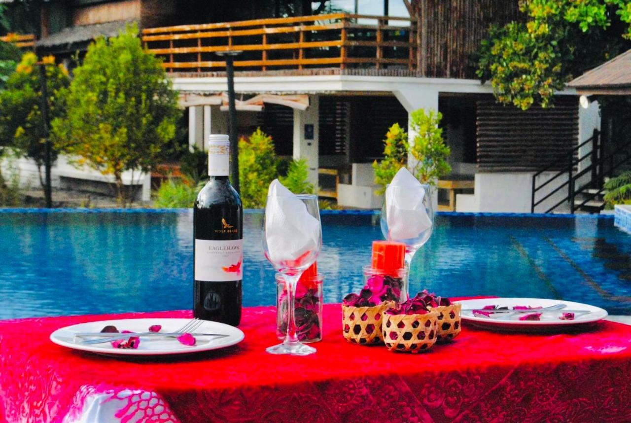 Vistapaloma Beach Resort Odiong Esterno foto