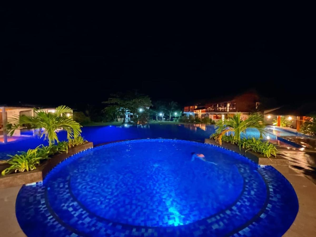 Vistapaloma Beach Resort Odiong Esterno foto