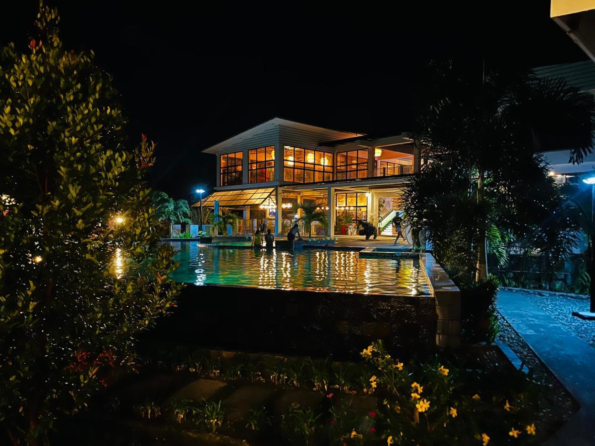 Vistapaloma Beach Resort Odiong Esterno foto
